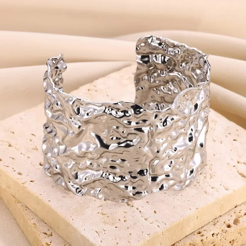 Fashionable Geometric Embossed Style Bracelet With Gold And Silver Dual Tone Minimalism Fashionable Jewelry Gift For Women